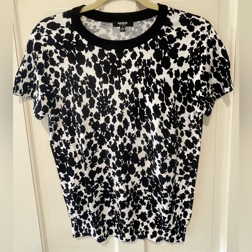 Premise light weight short sleeve sweater